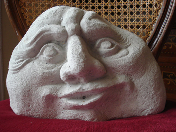 150-1608 Stein mit Gesicht 19 x 33 x 24 cm